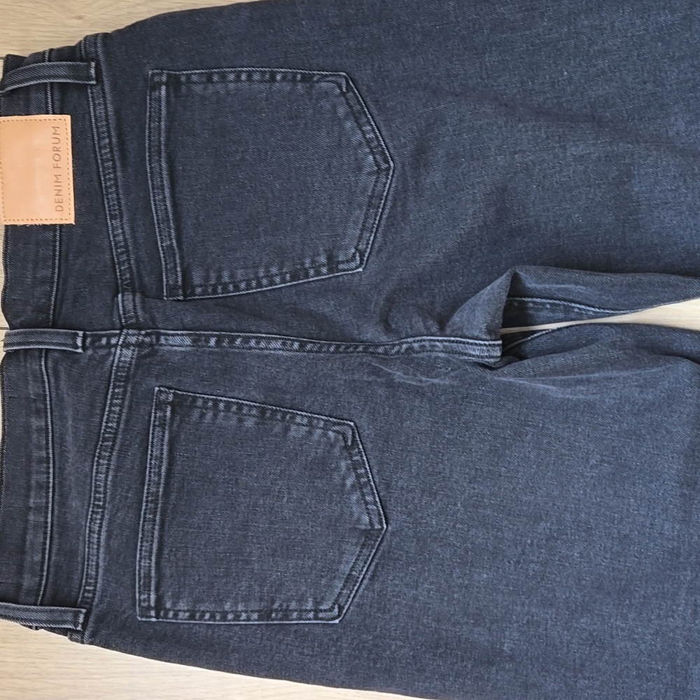 Aritzia Black Straight Leg Women’s Jeans - Picture 12 of 12